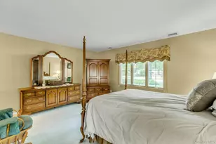 23 Bently Ln, Stony Brook, NY 11790 - Photo 15