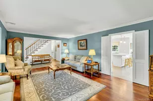 23 Bently Ln, Stony Brook, NY 11790 - Photo 7