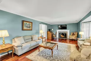 23 Bently Ln, Stony Brook, NY 11790 - Photo 5