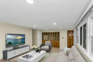 105 Convent Rd, Syosset, NY 11791 - Photo 19