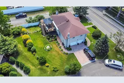 105 Convent Road, Syosset, NY 11791 - Photo 27