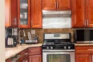 60 Lewis St, Freeport, NY 11520 - Photo 17