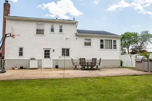 60 Lewis St, Freeport, NY 11520 - Photo 27