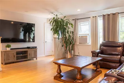 60 Lewis Street, Freeport, NY 11520 - Photo 5