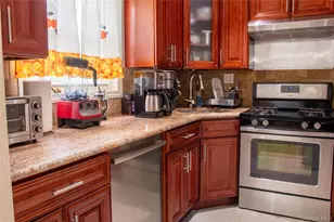 60 Lewis St, Freeport, NY 11520 - Photo 19