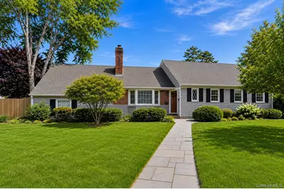 5 Arrowhead Place, Huntington, NY 11743 - Photo 1
