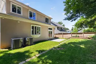 25 Maple Grove St, Great Neck, NY 11023 - Photo 5