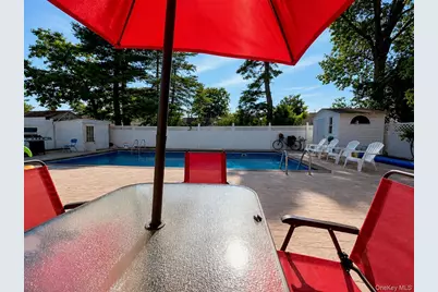 920 Dana Avenue, Valley Stream, NY 11580 - Photo 17