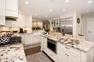 27 Hunt Ct, Jericho, NY 11753 - Photo 7