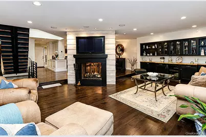 27 Hunt Court, Jericho, NY 11753 - Photo 17