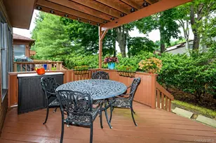 27 Hunt Ct, Jericho, NY 11753 - Photo 37