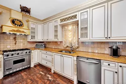 186-31 Radnor Road, Jamaica, NY 11432 - Photo 11