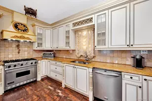 186-31 Radnor Rd, Jamaica, NY 11432 - Photo 11