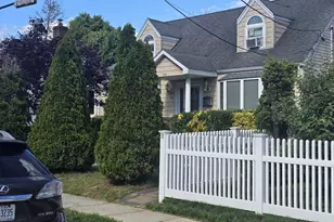 719 Oriole Ave, West Hempstead, NY 11552 - Photo 3