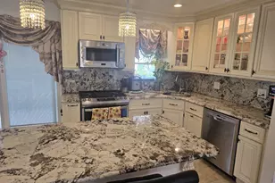 719 Oriole Ave, West Hempstead, NY 11552 - Photo 9
