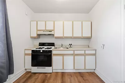 7234 Austin Street #F6, Forest Hills, NY 11375 - Photo 9