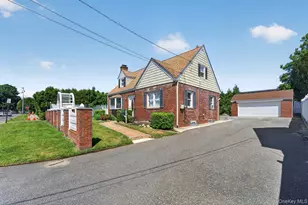 5 E 4th St, Huntington Station, NY 11746 - Photo 5