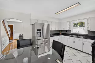 5 E 4th St, Huntington Station, NY 11746 - Photo 13
