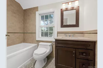 178 Overlook Avenue, Great Neck, NY 11021 - Photo 19