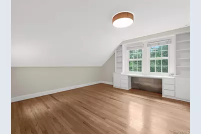 178 Overlook Avenue, Great Neck, NY 11021 - Photo 17