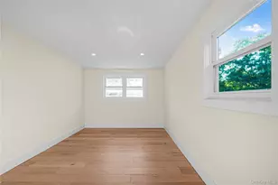 737 Flowerdale Dr, Seaford, NY 11783 - Photo 11