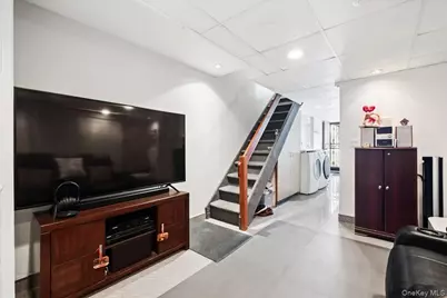 1241 Rhinelander Avenue, Bronx, NY 10461 - Photo 25
