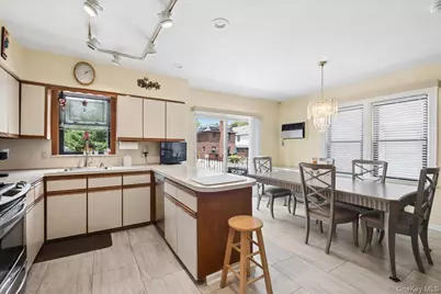 1241 Rhinelander Avenue, Bronx, NY 10461 - Photo 11