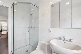 1241 Rhinelander Ave, Bronx, NY 10461 - Photo 23