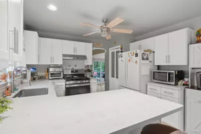 16 Larkin Lane, Garnerville, NY 10923 - Photo 9