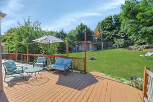 141 Curtis Ln, Yonkers, NY 10710 - Photo 19