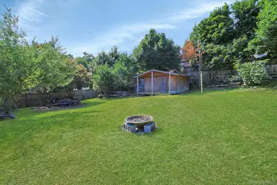 141 Curtis Lane, Yonkers, NY 10710 - Photo 23