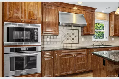 125 Ohio Avenue, Massapequa, NY 11758 - Photo 7