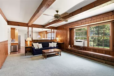 4 Farmington Court, Huntington Station, NY 11746 - Photo 9