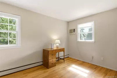 4 Farmington Court, Huntington Station, NY 11746 - Photo 23