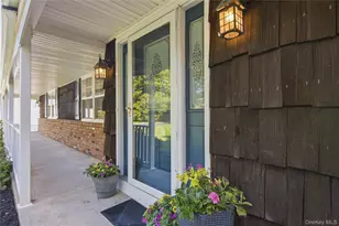 4 Farmington Ct, Huntington Station, NY 11746 - Photo 3