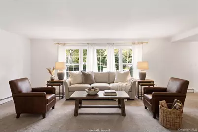 4 Farmington Court, Huntington Station, NY 11746 - Photo 7