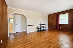 9 McGaw Ave, Lake Grove, NY 11755 - Photo 3
