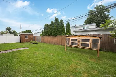 53 Primrose Lane, Levittown, NY 11756 - Photo 17