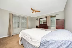 53 Primrose Ln, Levittown, NY 11756 - Photo 11