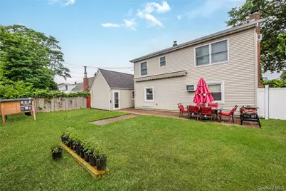 53 Primrose Lane, Levittown, NY 11756 - Photo 19