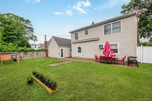 53 Primrose Ln, Levittown, NY 11756 - Photo 19