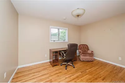 119 Norwood Avenue, Malverne, NY 11565 - Photo 13