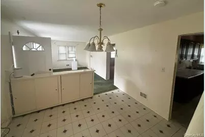 216 Bergen Court, Copiague, NY 11726 - Photo 9