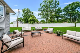 23 Essex Dr, Coram, NY 11727 - Photo 5