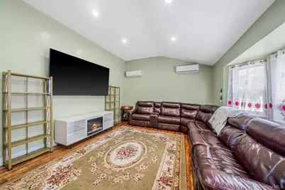 23 Essex Drive, Coram, NY 11727 - Photo 21