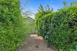343 Nassau Blvd, New Hyde Park, NY 11040 - Photo 21