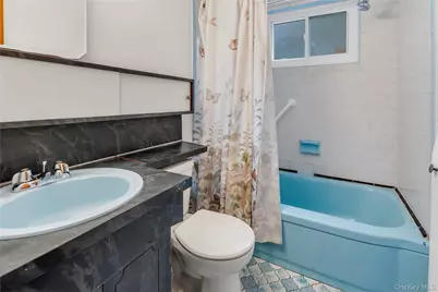 1142 Bay Shore Avenue, Bay Shore, NY 11706 - Photo 15