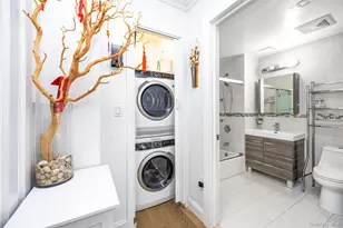 136-20 Booth Memorial Ave, Flushing, NY 11355 - Photo 9