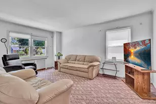 19 Poplar Pl, Glen Cove, NY 11542 - Photo 7