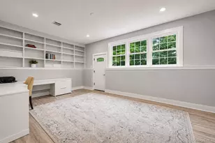 9 Elmwood Rd, White Plains, NY 10605 - Photo 17